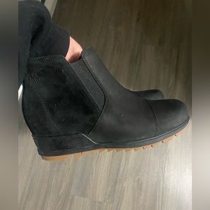 EUC - Sorel Evie Slip on Wedge bootie 8.5